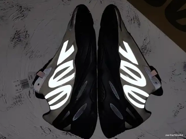 Boost Yeezy FY3729 MNVN Adidas 700 Bone 0514